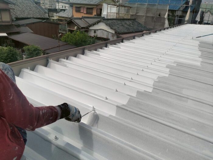中塗り　屋根塗装