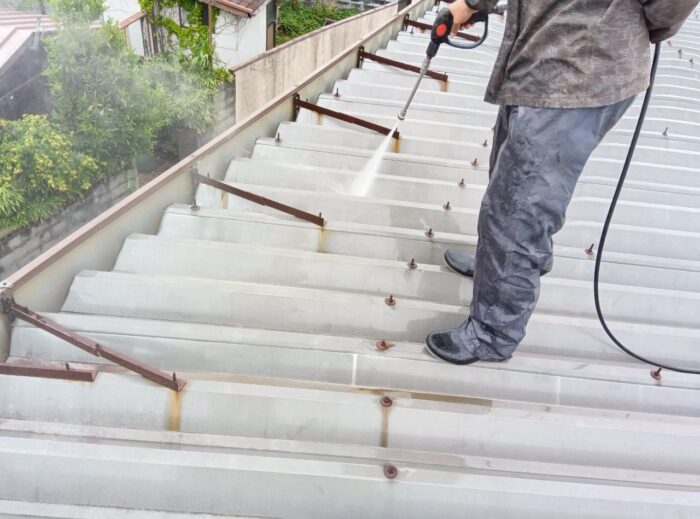 屋根塗装　高圧洗浄