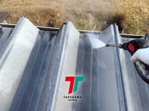 松阪市で折板屋根の断熱塗装