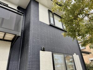 ツートンからツートンへ。色替えだけでここまで変わる外壁塗装【松阪市 F様邸】
