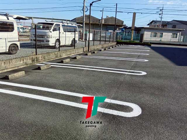 【松阪市】駐車場白線塗装工事|見えにくいラインをしっかり再生