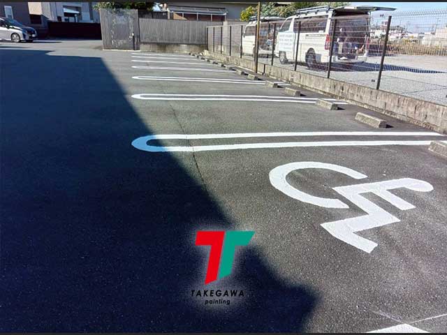 【松阪市】駐車場白線塗装工事|見えにくいラインをしっかり再生