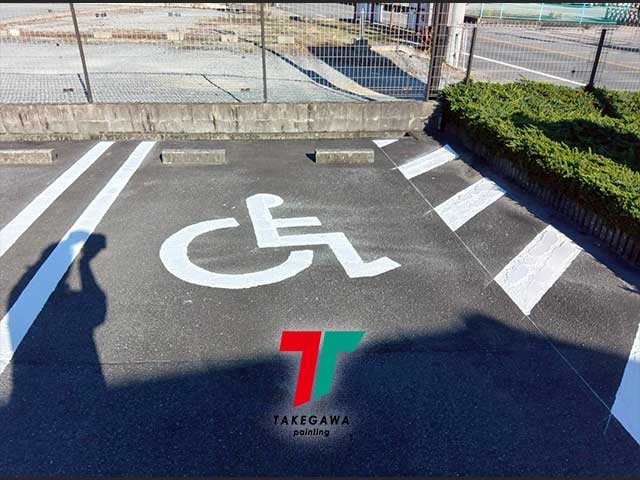 【松阪市】駐車場白線塗装工事|見えにくいラインをしっかり再生