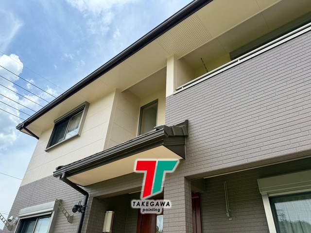 【玉城町 K様邸 外壁塗装工事】1階・多彩柄塗装 / 2階・無機塗装で高耐久&高級感に仕上げました|仕上がり写真