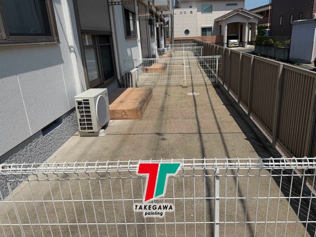 【松阪市 アパート外壁塗装工事】多彩柄塗装+鳩よけ設置で高耐久&高級感に仕上げました